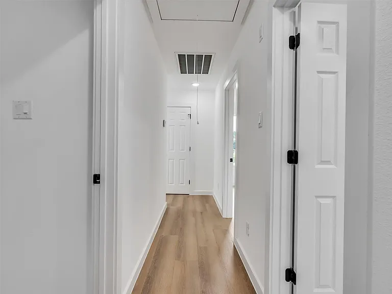 8102 Crestview #B — Photo 16