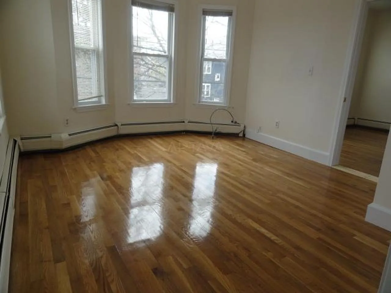3 bed, $5,900 — Photo 4
