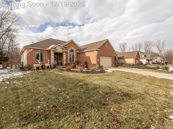 7087 Sierra Ln, Temperance, MI 48182