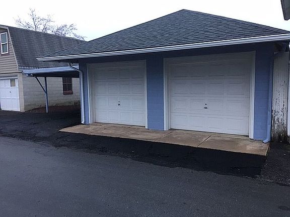 2 car garage with openers