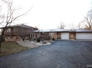 2415 Zent Dr, Vandalia, IL 62471