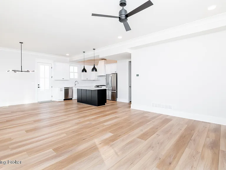6100 Passionflower Dr #101 — Photo 6