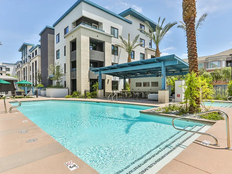 Lakeside Drive Apartments — Photo 10