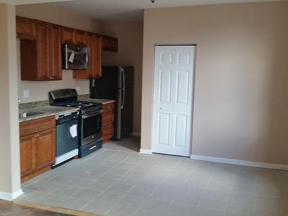 5th image of 7703 S Essex Ave APT 1S