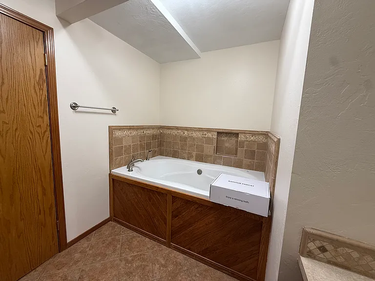 2508 Windsor Rd — Photo 5