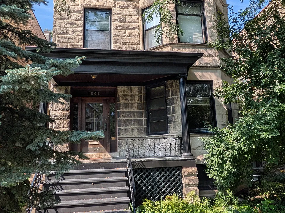 1242 W Winona St #2