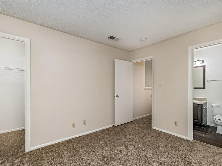 Argyle Place Apartment Homes — Photo 32