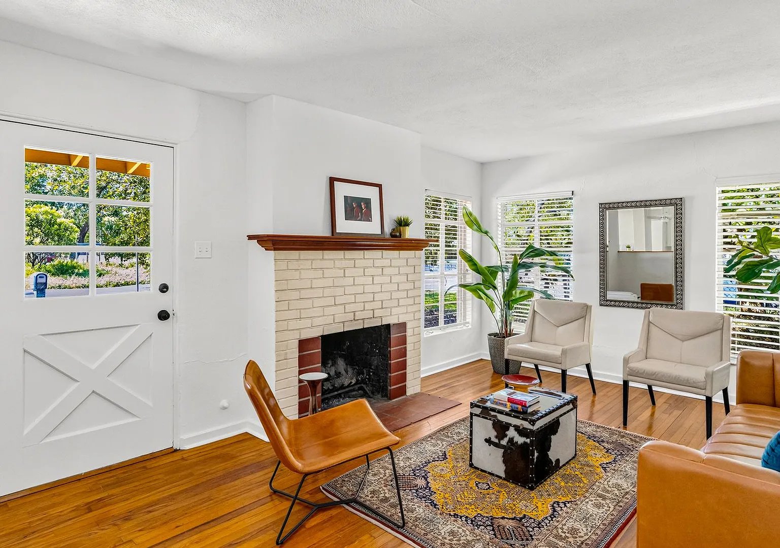 Single Family Home on Sycamore — Photo 3