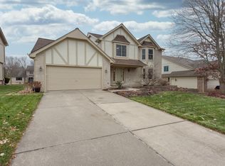 1854 Willowicke Dr, Wixom, MI 48393