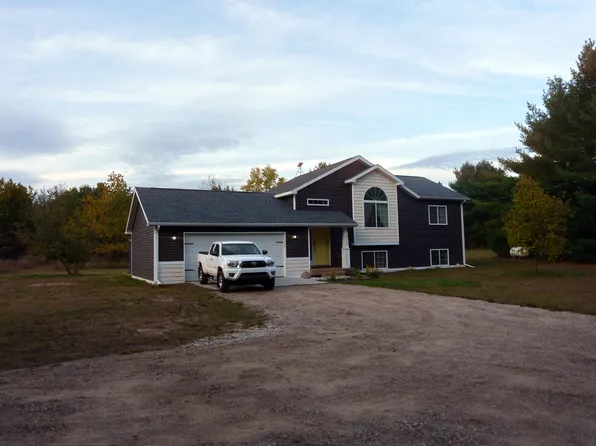9149 E 56th St, Newaygo, MI 49337