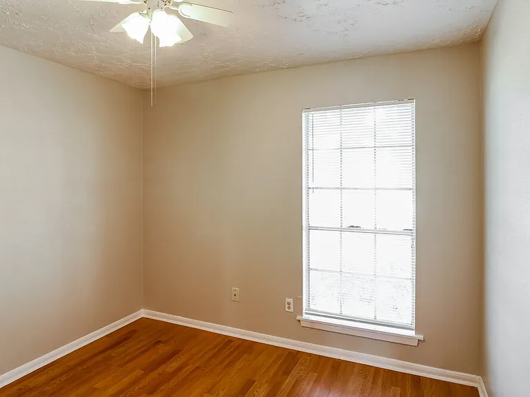 7342 Sonnet Glen Ln — Photo 12
