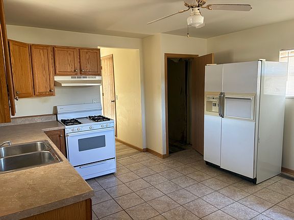 4th image of 221 N 9th St