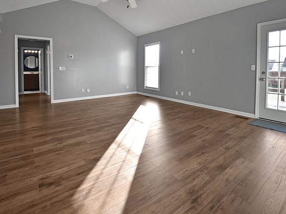 2nd image of 3504 Oak Creek Dr
