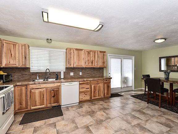 3rd image of 4912 S Frieze Cir