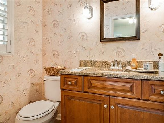 4th image of 2806 W Fountain Blvd
