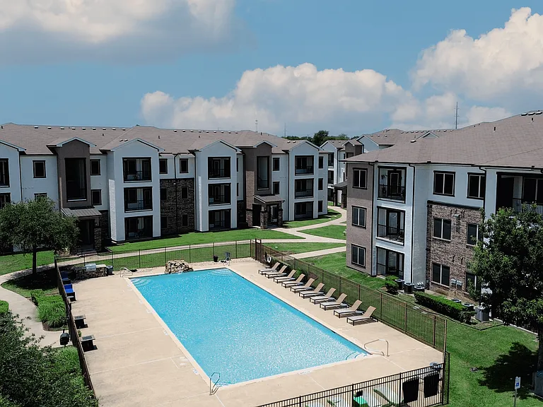 Creed Canyon Apartments — Photo 6