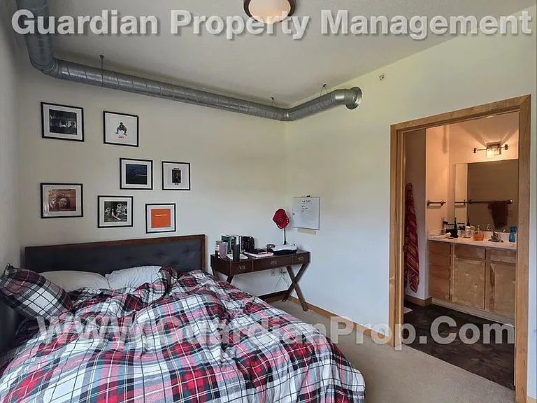 811 4th St SE #214 — Photo 9