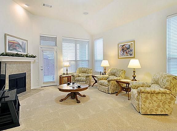 4th image of 3352 Canyon Lake Dr