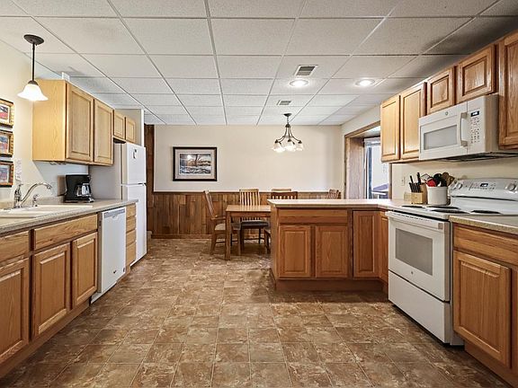 3rd image of 3302 Garrison Ln