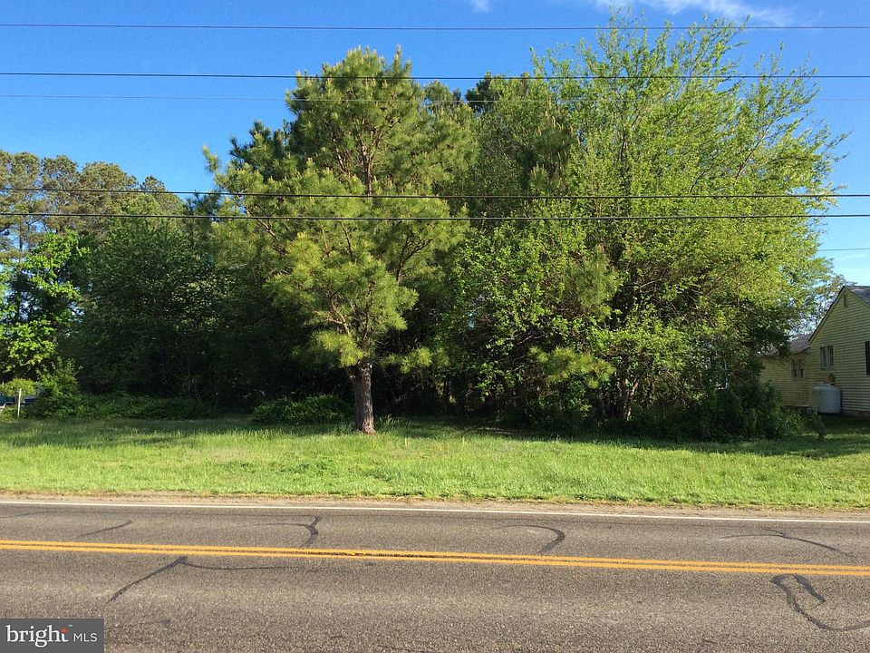 2nd image of 3815 Barclay Rd