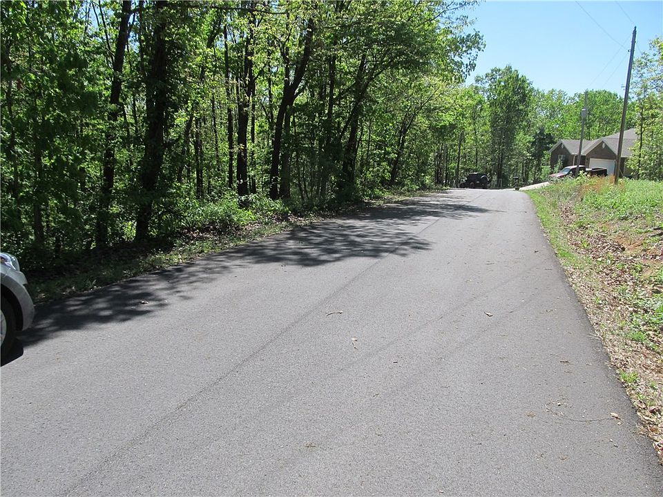 2nd image of Houghton Ln