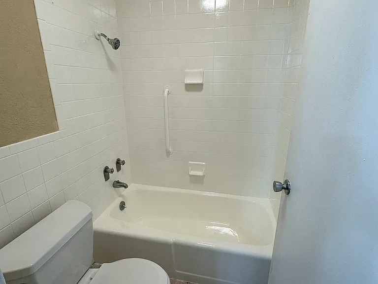 Studio Bathroom $1025 PM rental