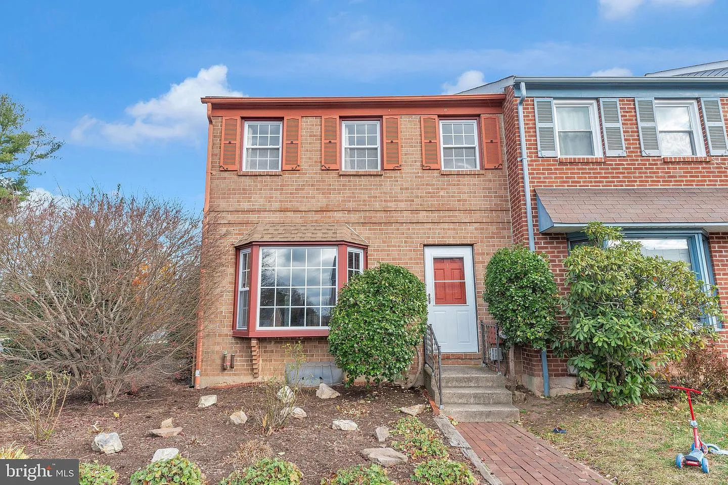1 Gatehouse Ln photo 1