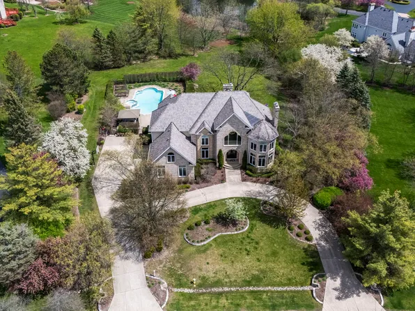 5892 Partridge Ln, Long Grove, IL 60047