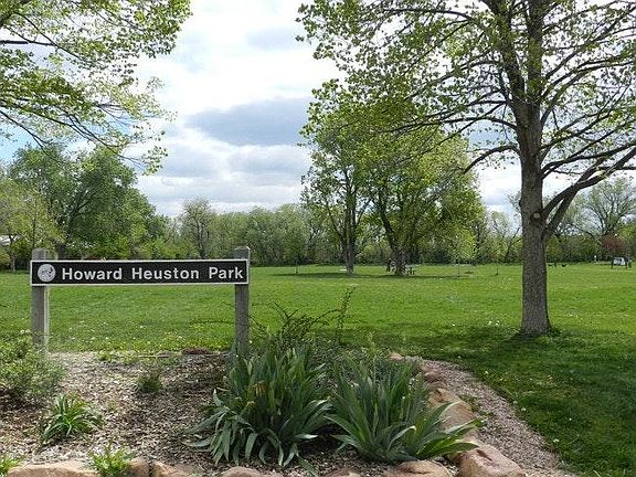 There is a dog park, bike paths, playground, etc