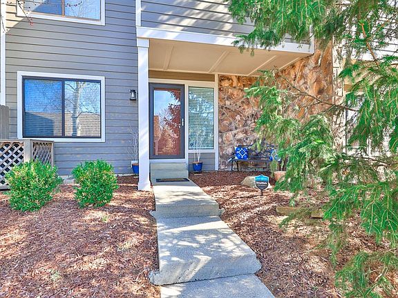 3rd image of 9862 Timbers Dr