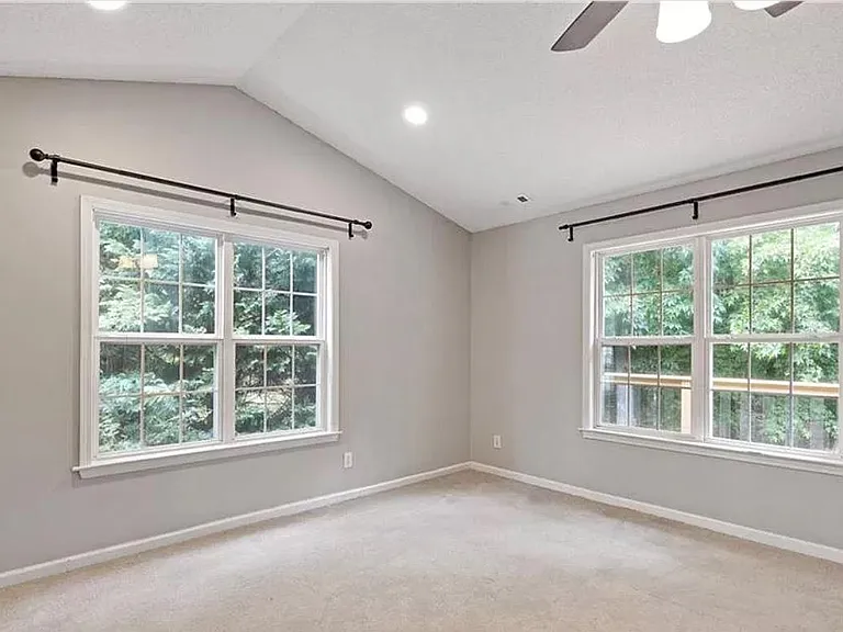 2804 Colmar Ln — Photo 12