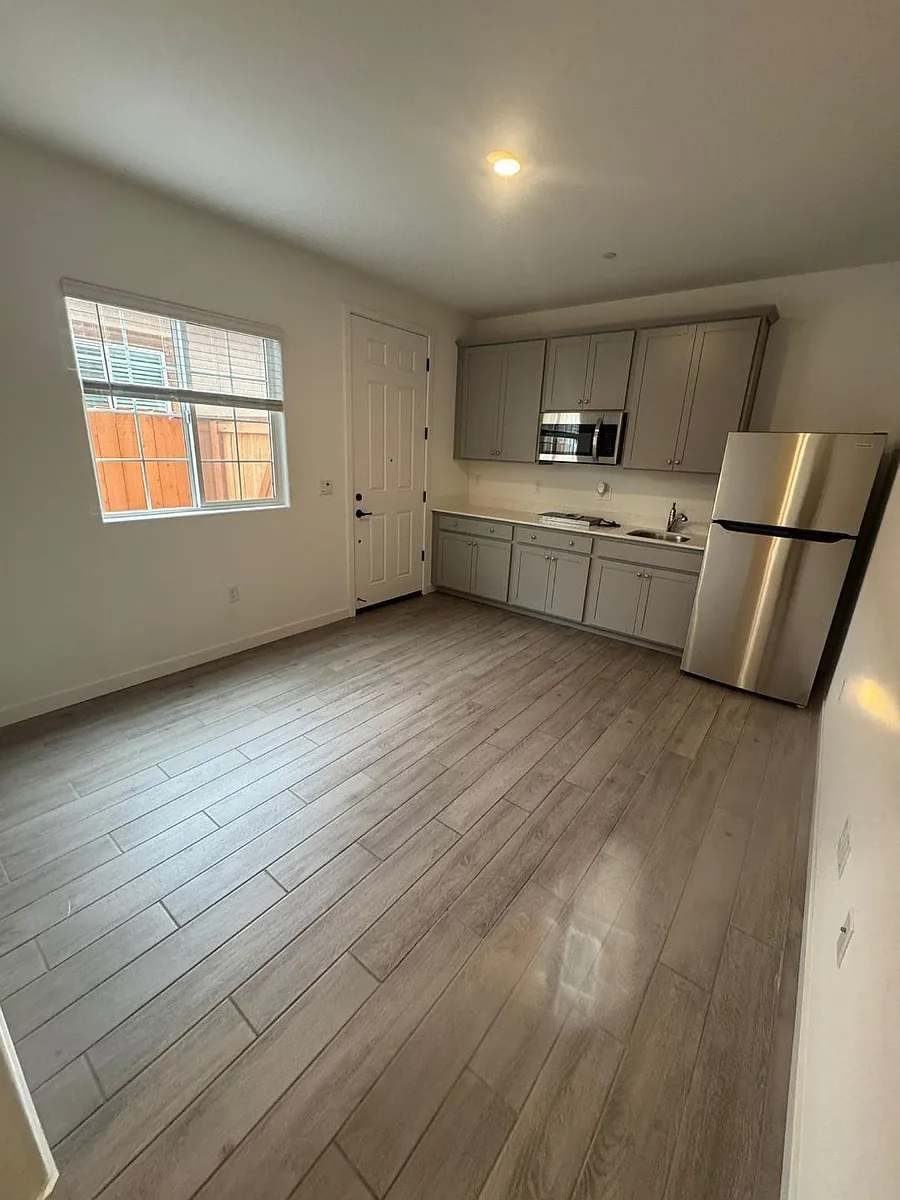 Building Photo - 4448 Duckhawk Cir #1