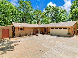560 Friar Tuck Ln, Lake Sherwood, MO