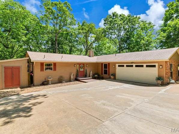 560 Friar Tuck Ln, Lake Sherwood, MO 63357