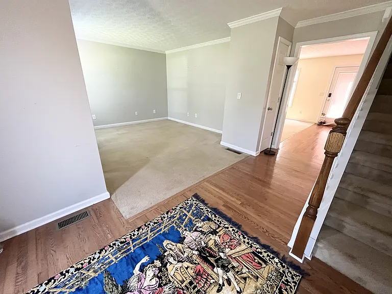 3051 Lexington Ave — Photo 2