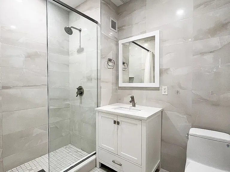 26-14 Hoyt Ave S #2A — Photo 21