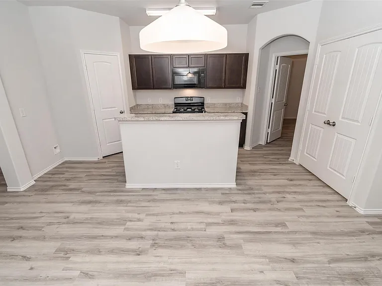 24527 Amaldi Ct — Photo 3