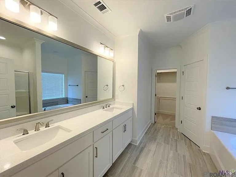 9905 Stonewater Dr — Photo 9