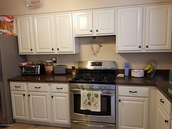 5th image of 42 Front Ct