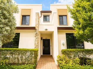 883 NE 211th St #883, Miami, FL 33179