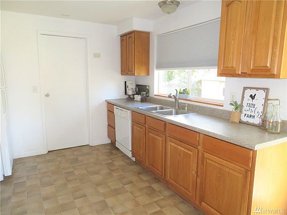 5th image of 1307 Manito Dr NE