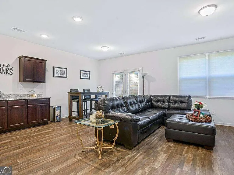 3220 Tarian Way — Photo 2