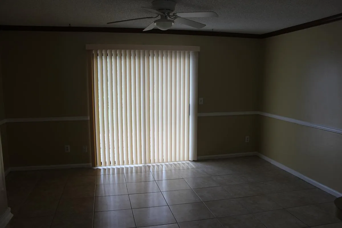 2 bed, 2.5 bath, 1088 sqft, $1,300 — Photo 4