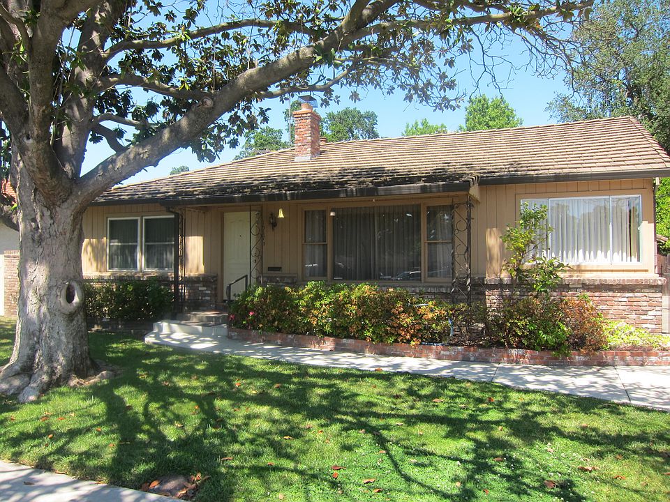 1st image of 1517 Fallbrook St