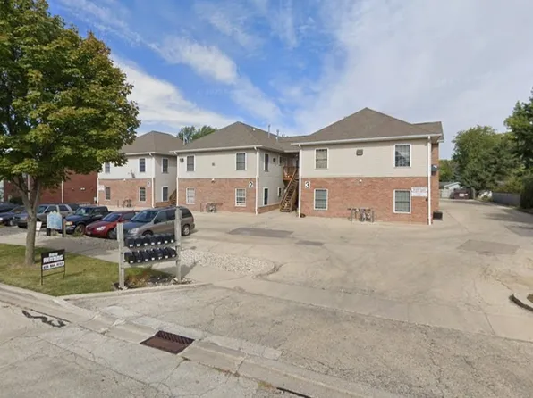 Canterbury Place Apartments, 615 Meadow Creek Dr, Dekalb, IL 60115