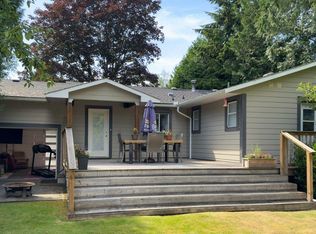 12060 208th St, Maple Ridge, BC V2X 4W8