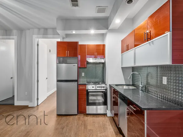 119 Linden Street image 5 of 18