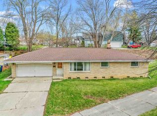 2255 Maccaux Dr, Green Bay, WI 54302