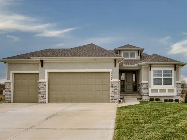 10300 N Oakland Ave, Kansas City, MO 64157