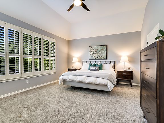 3rd image of 2622 Plantation Dr